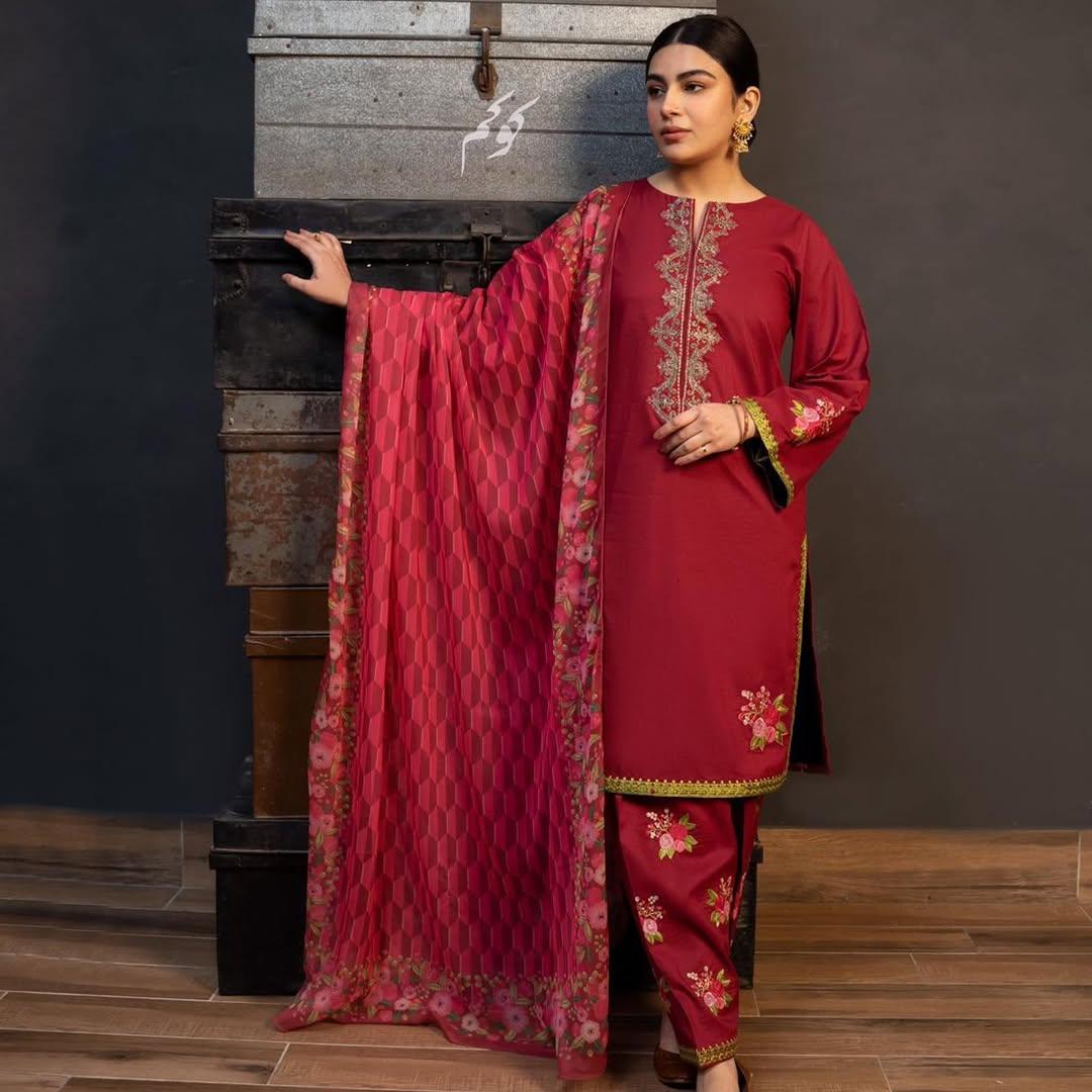 3 Pcs Women's Unstitched Embroidered Suit