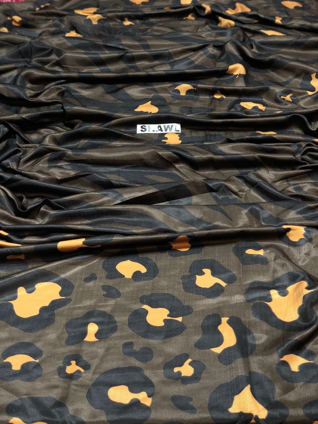 3 Pcs Women's Unstitched Embroidered Suit